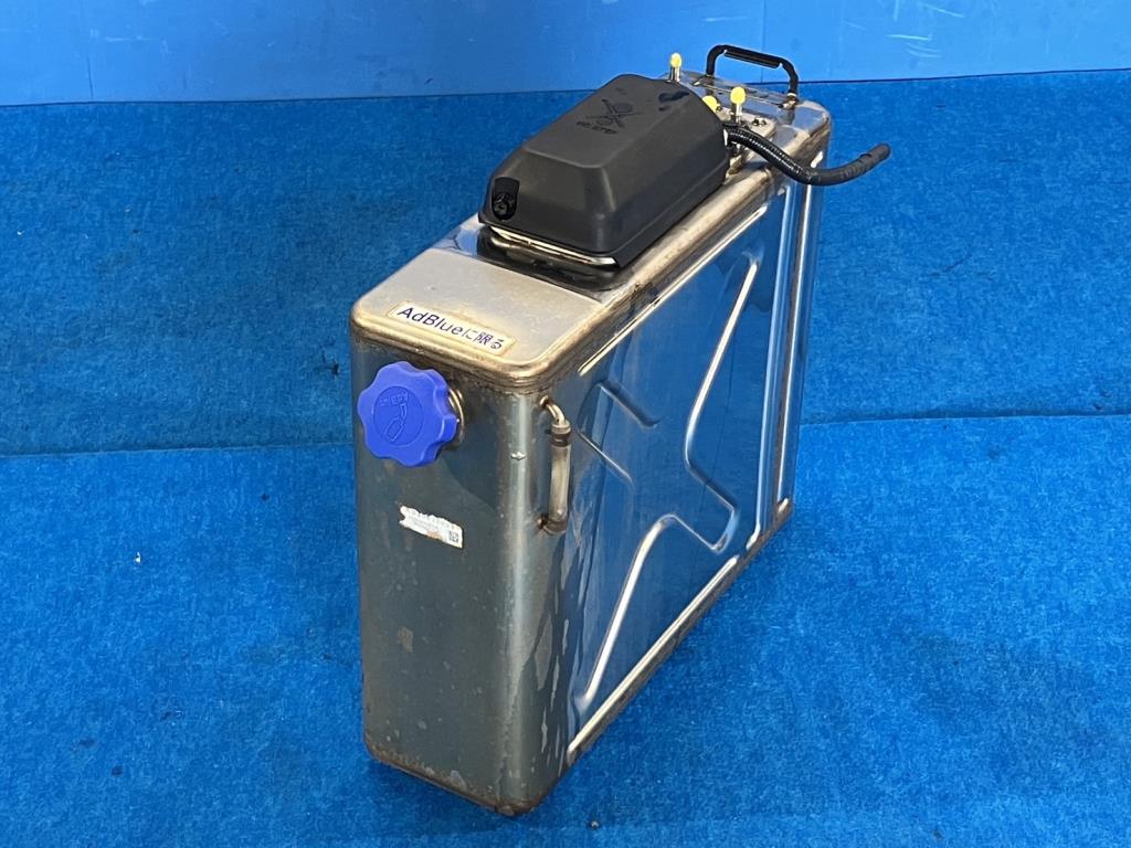 UDトラックスクオン　ACコンデンサーASSY リビルト品 UDトラックスクオン ACコンデンサーASSY リビルト品 - メルカリ
