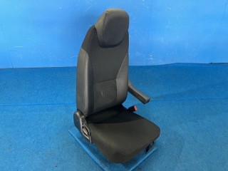 トラック用中古部品のリトラス・パーツセンター